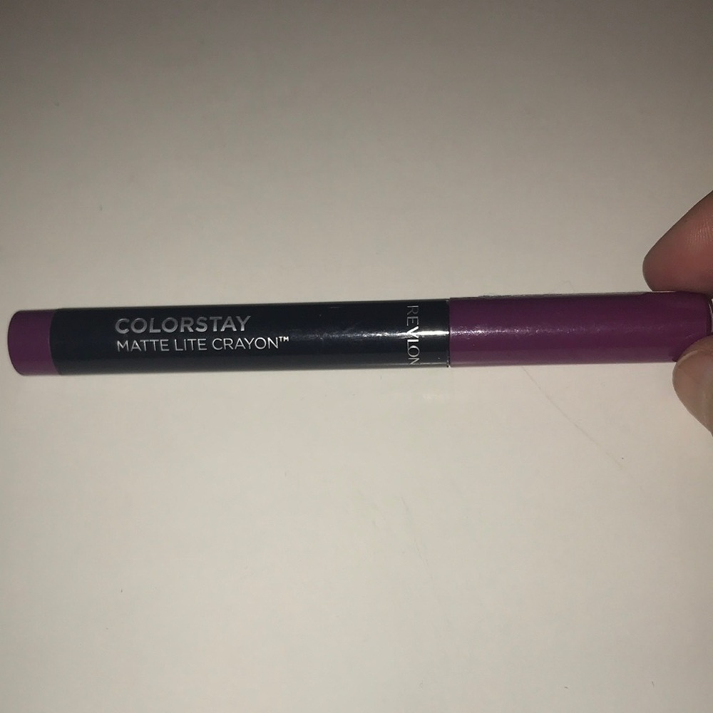 Revlon ColorStay Matte Lite Crayon Lipstick - Purple